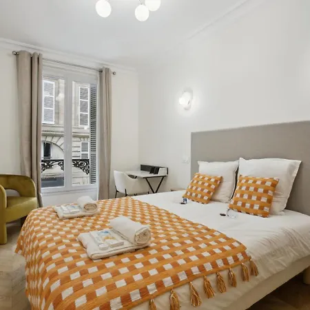 268 - Superb In Paris
