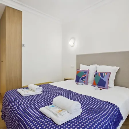 268 - Superb In Apartamento París